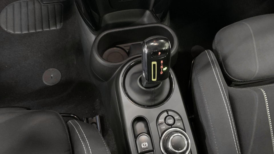 MINI Cooper SE Essential 3d