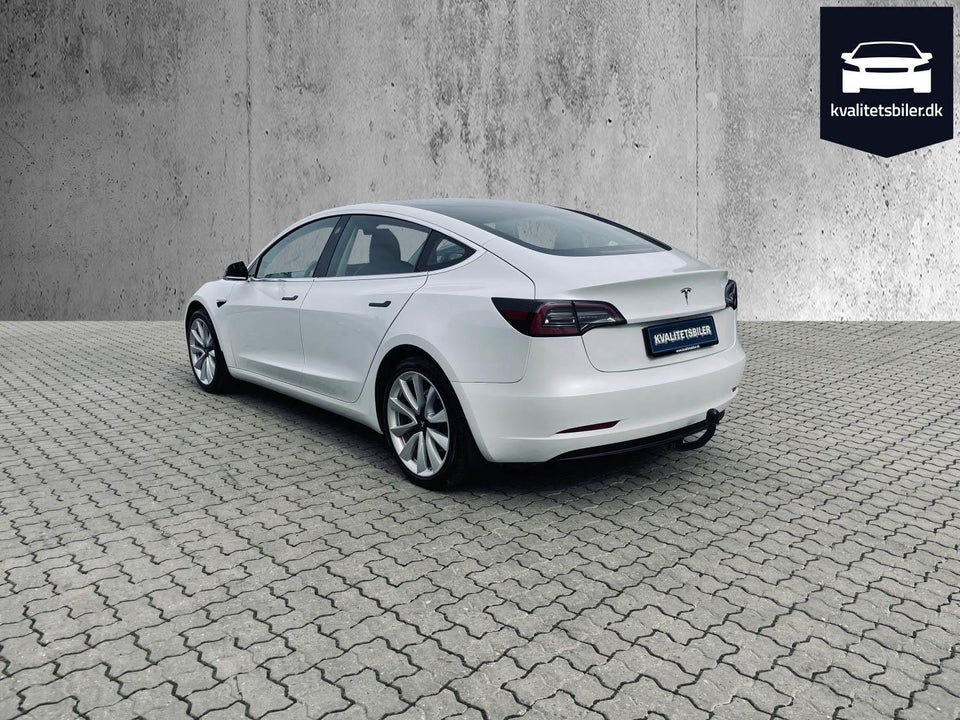 Tesla Model 3 Standard Range+ RWD 4d