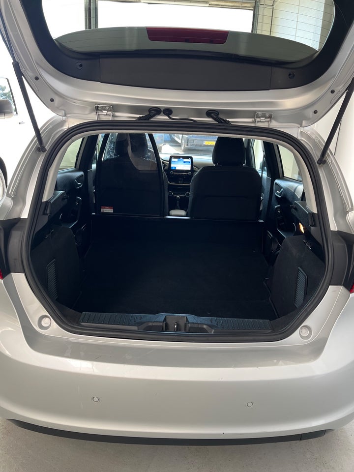 Ford Fiesta 1,0 EcoBoost mHEV Titanium Van 5d