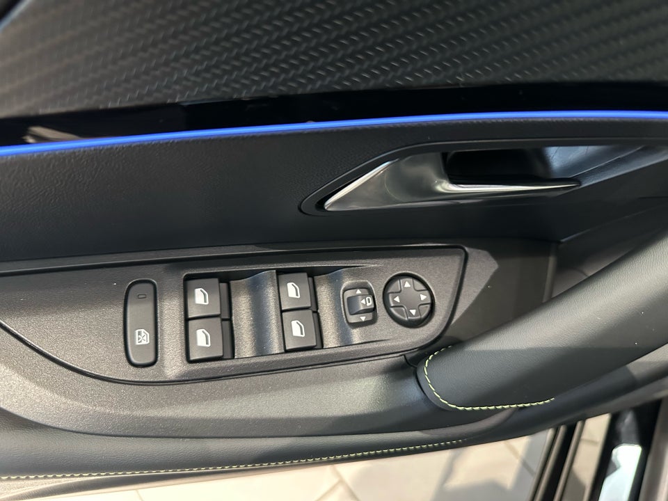 Peugeot e-2008 54 GT 5d