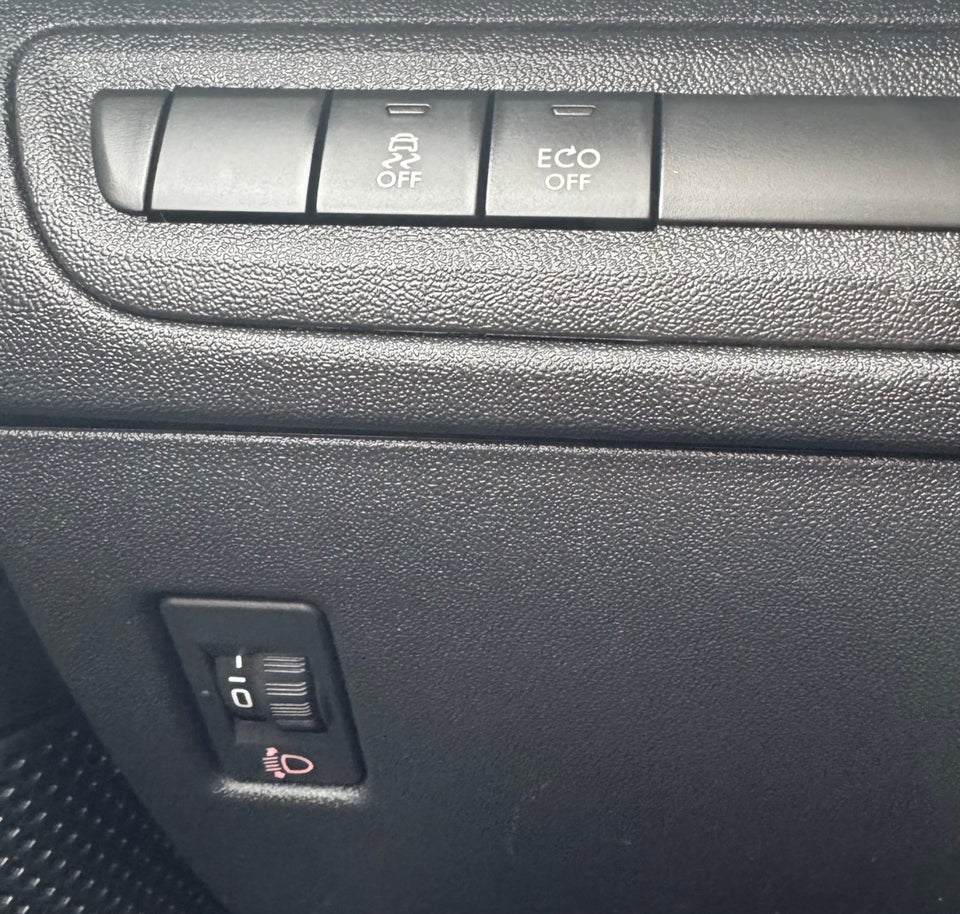 Peugeot 2008 1,2 e-VTi 82 Active ESG 5d