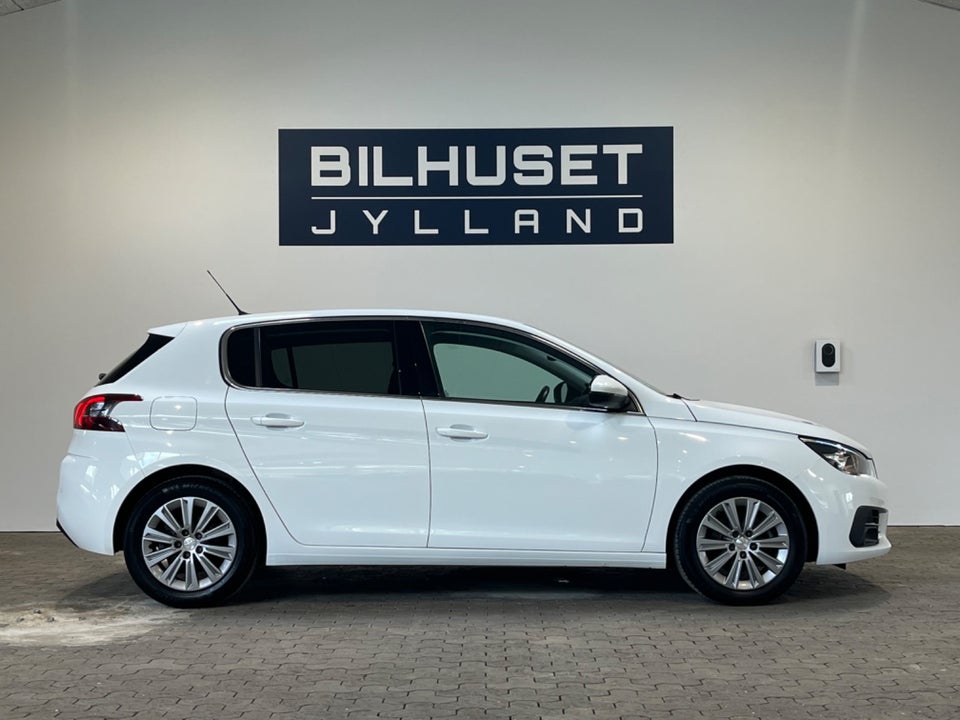 Peugeot 308 1,5 BlueHDi 130 Allure Grand 5d