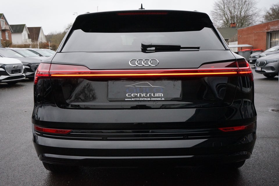 Audi e-tron 55 S-line quattro 5d