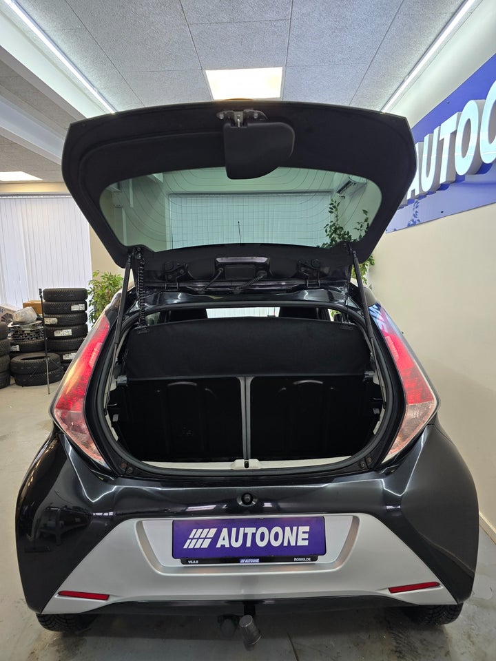 Toyota Aygo 1,0 VVT-i x-play 5d