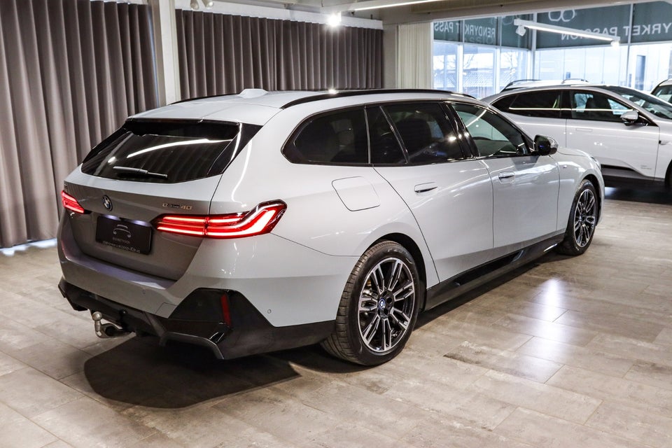 BMW i5 eDrive40 Touring Fully Charged 5d