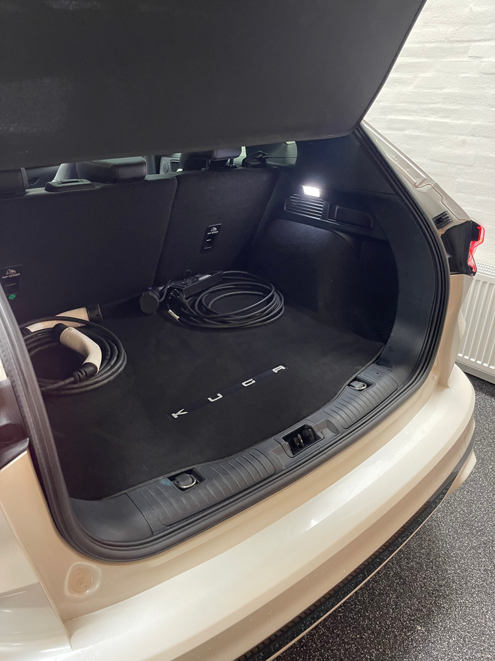 Ford Kuga 2,5 PHEV ST-Line X CVT 5d