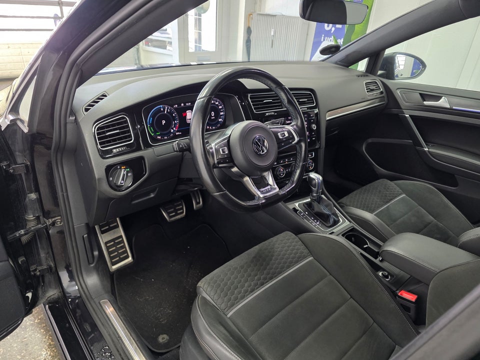 VW Golf VII 1,4 GTE DSG 5d