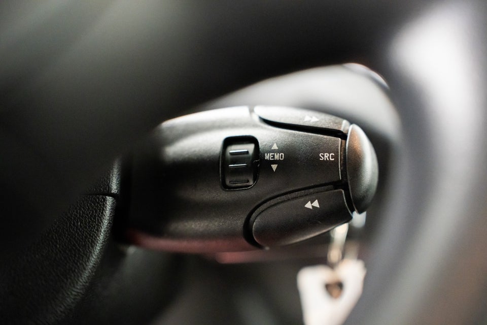 Peugeot 208 1,0 VTi Access 5d