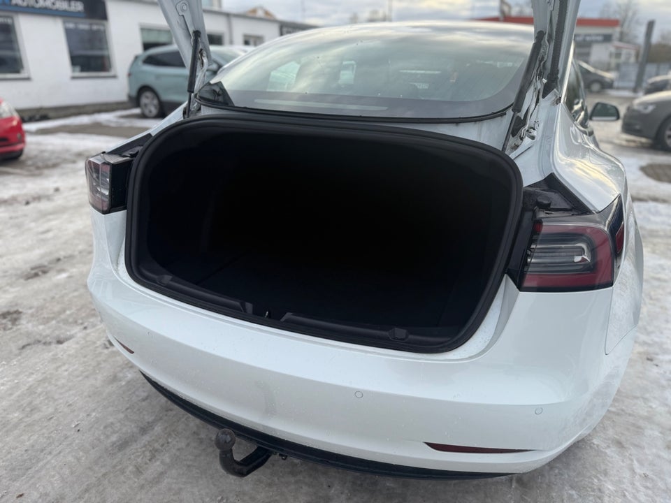 Tesla Model 3 Standard Range+ RWD 4d