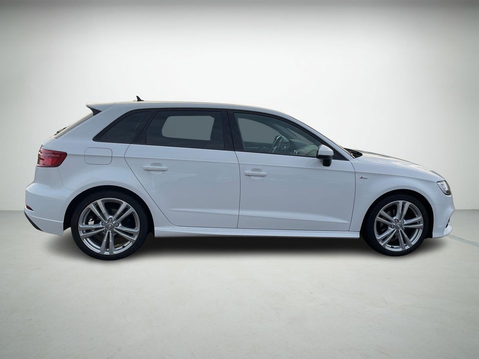 Audi A3 35 TFSi S-line Sportback S-tr. 5d