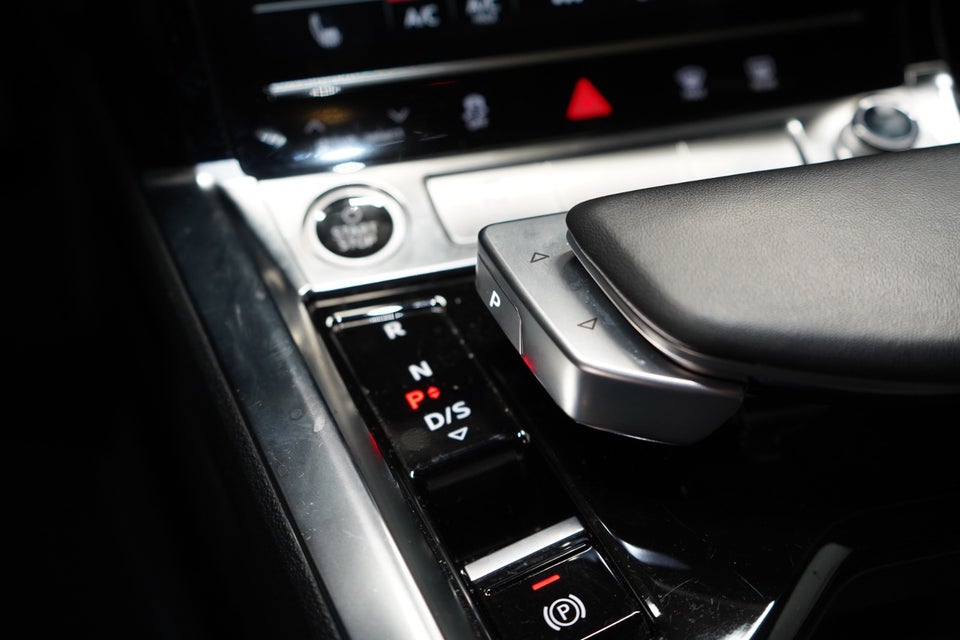 Audi e-tron 55 S-line quattro 5d
