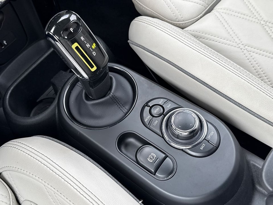 MINI Cooper SE Classic Trim 3d