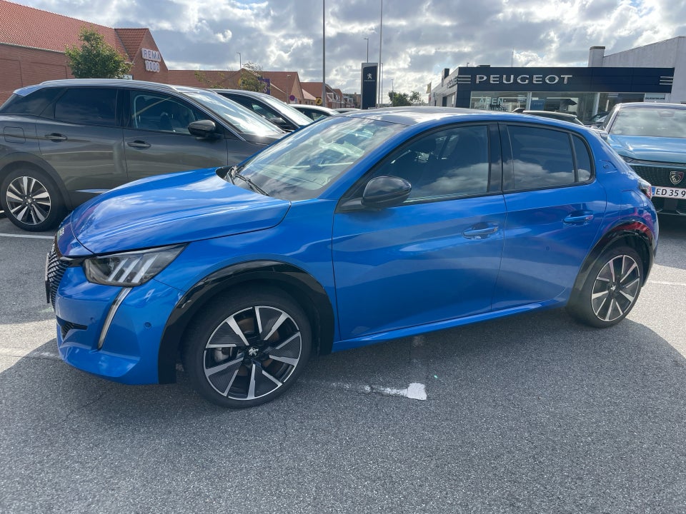 Peugeot e-208 50 GT Sky 5d