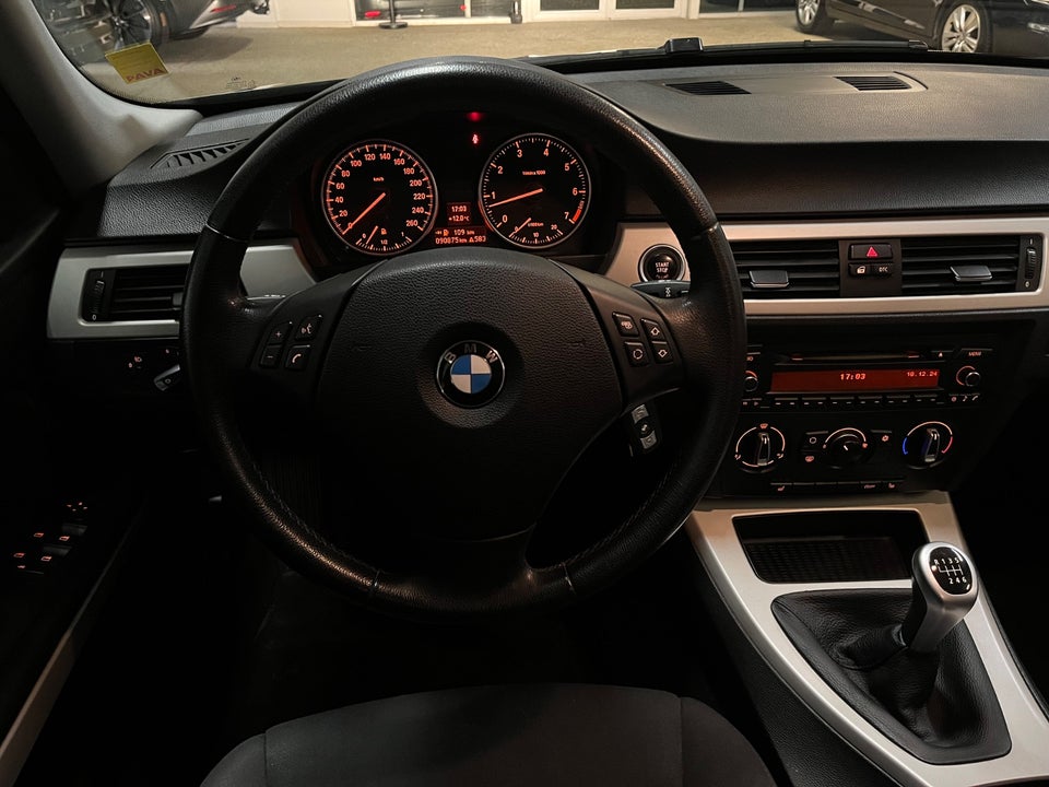 BMW 318i 2,0  4d