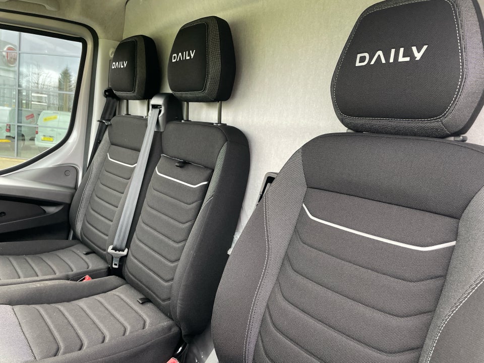 Iveco Daily 2,3 35S16 12m³ Van AG8