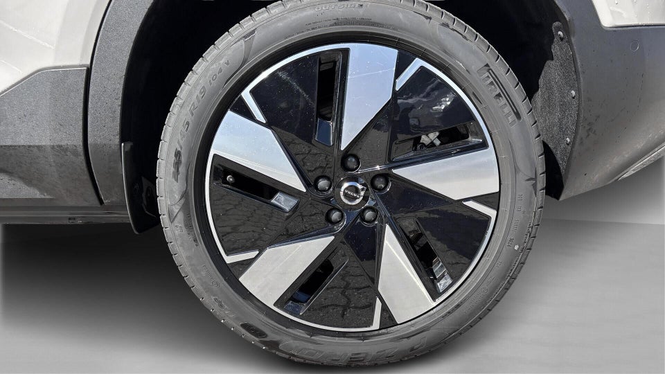 Volvo EX40 Extended Range Plus 5d