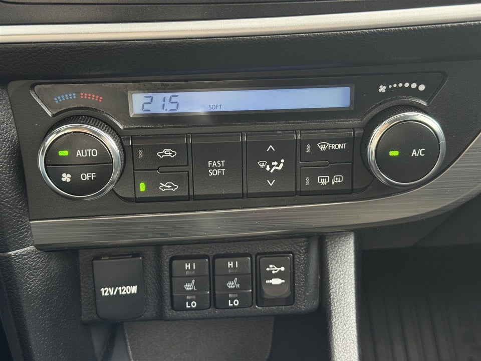 Toyota Auris 1,6 T2 Touring Sports 5d