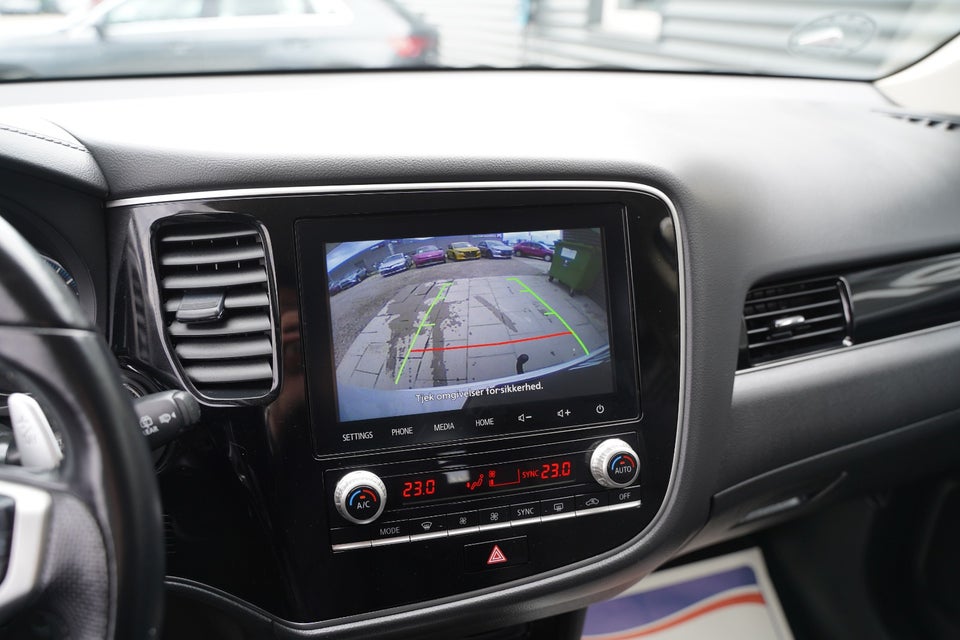 Mitsubishi Outlander 2,4 PHEV Inform+ CVT 4WD 5d