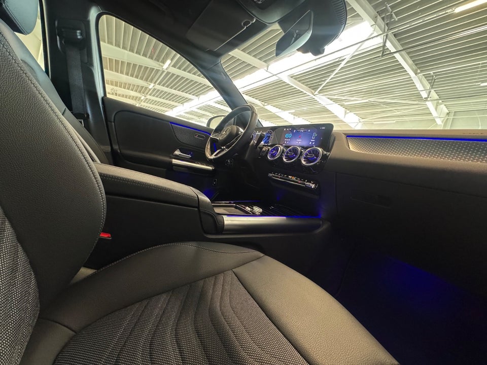 Mercedes EQA300 Progressive 4Matic 5d