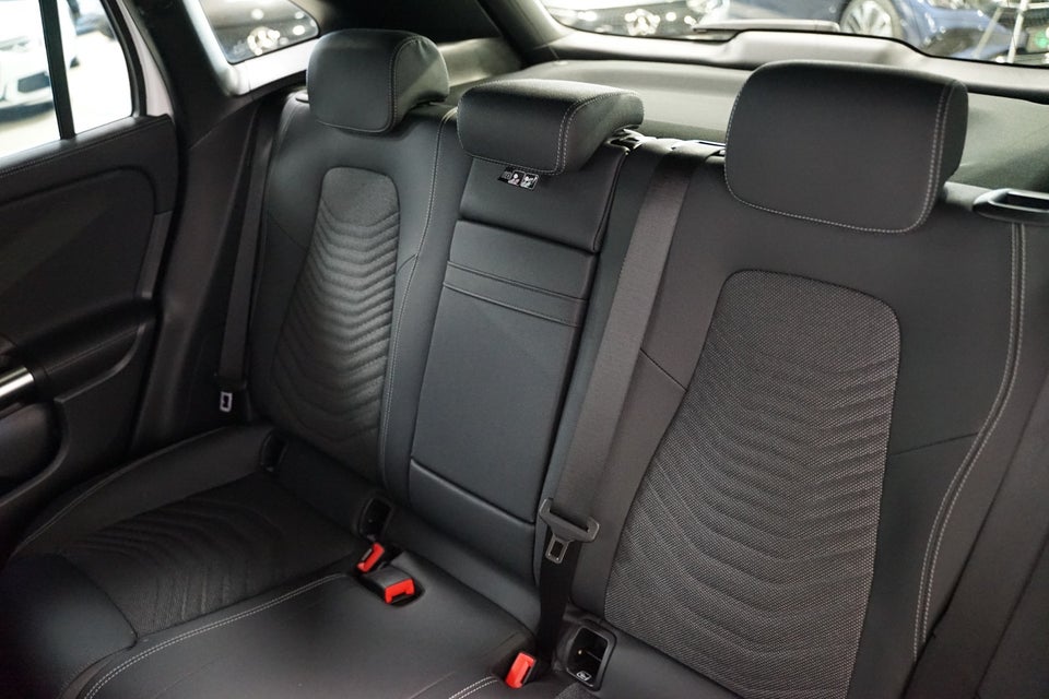 Mercedes EQA300 Progressive 4Matic 5d