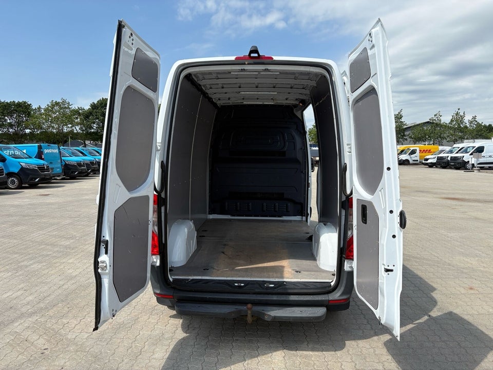 Mercedes Sprinter 214 2,2 CDi A2 Kassevogn aut. FWD