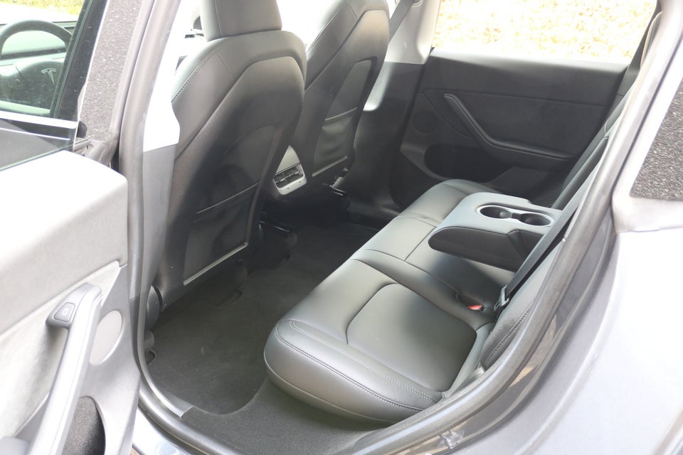 Tesla Model Y RWD 5d