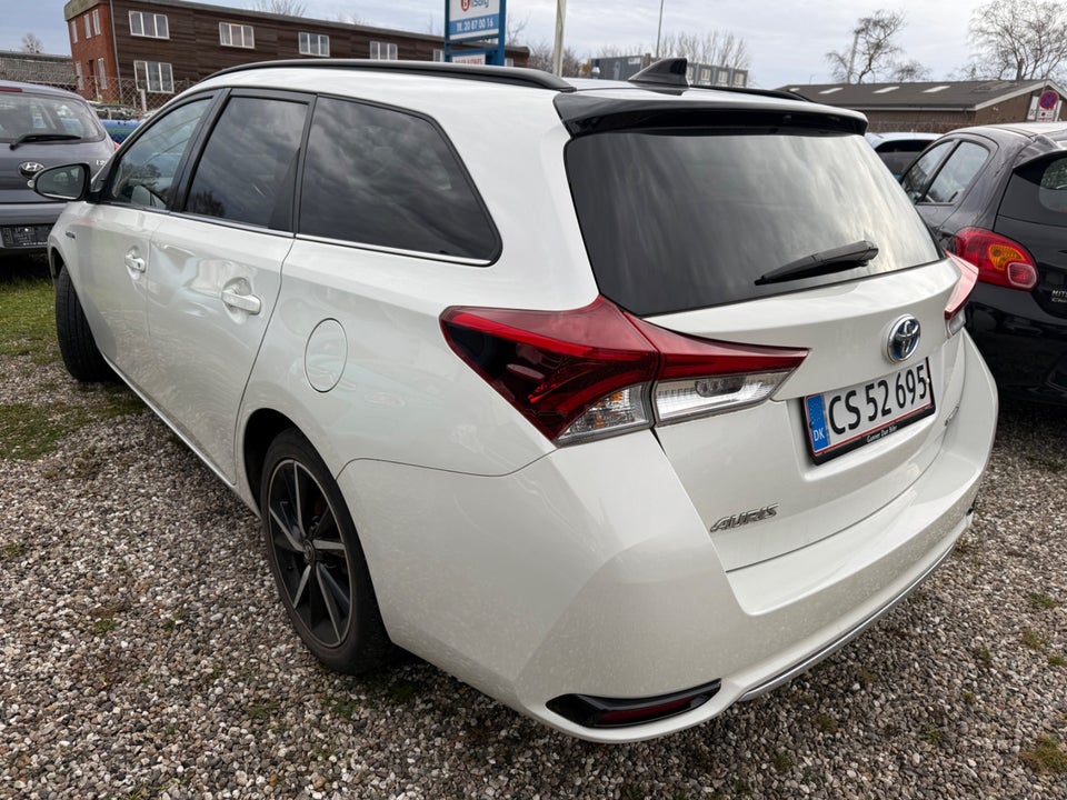 Toyota Auris 1,8 Hybrid Premium Touring Sports CVT 5d