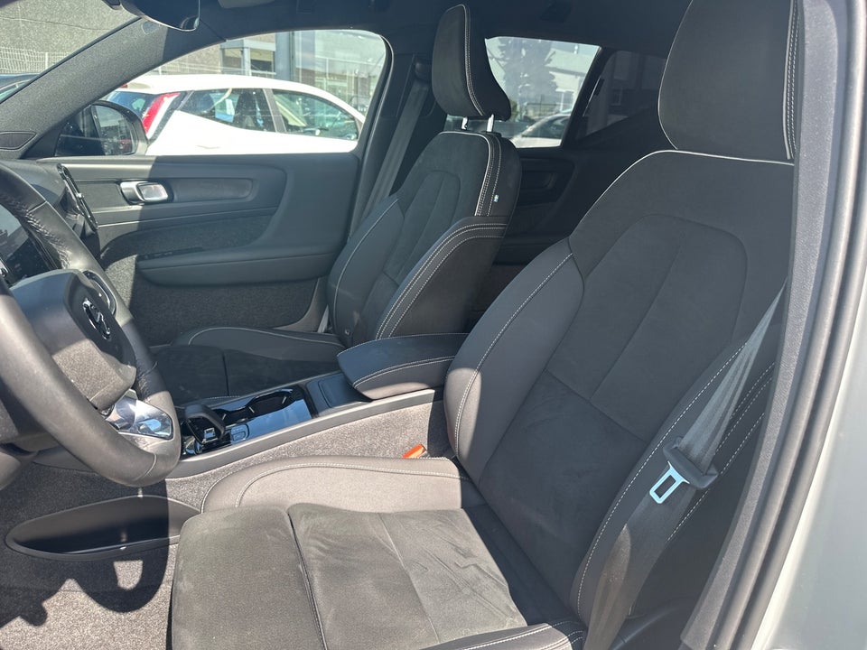 Volvo XC40 ReCharge Extended Range Plus 5d