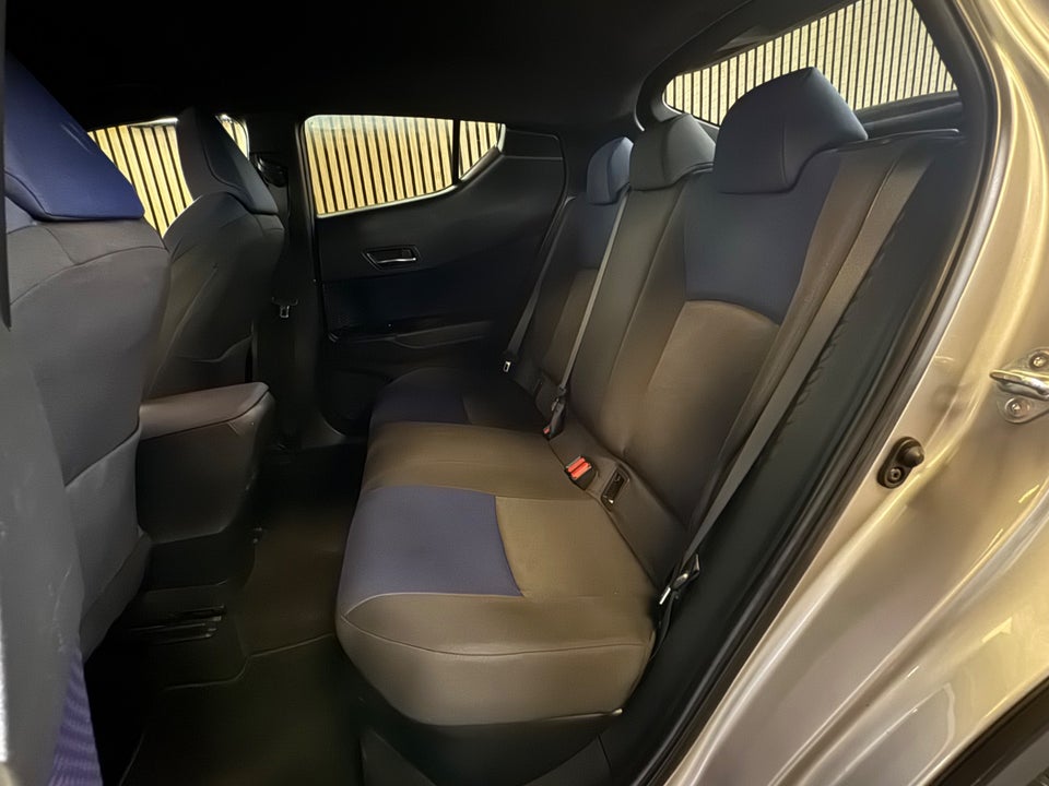 Toyota C-HR 1,8 Hybrid C-ULT CVT 5d