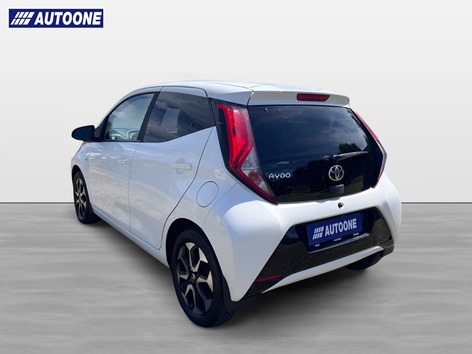 Toyota Aygo 1,0 VVT-i x-press 5d