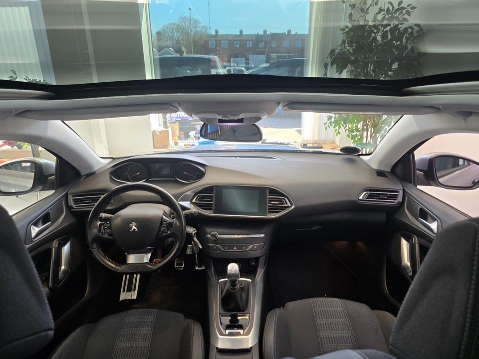 Peugeot 308 1,5 BlueHDi 130 Prestige SW 5d