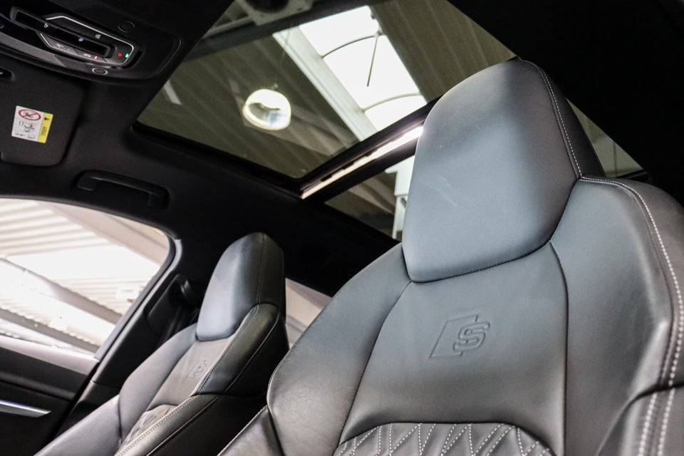 Audi e-tron 55 S-line quattro 5d