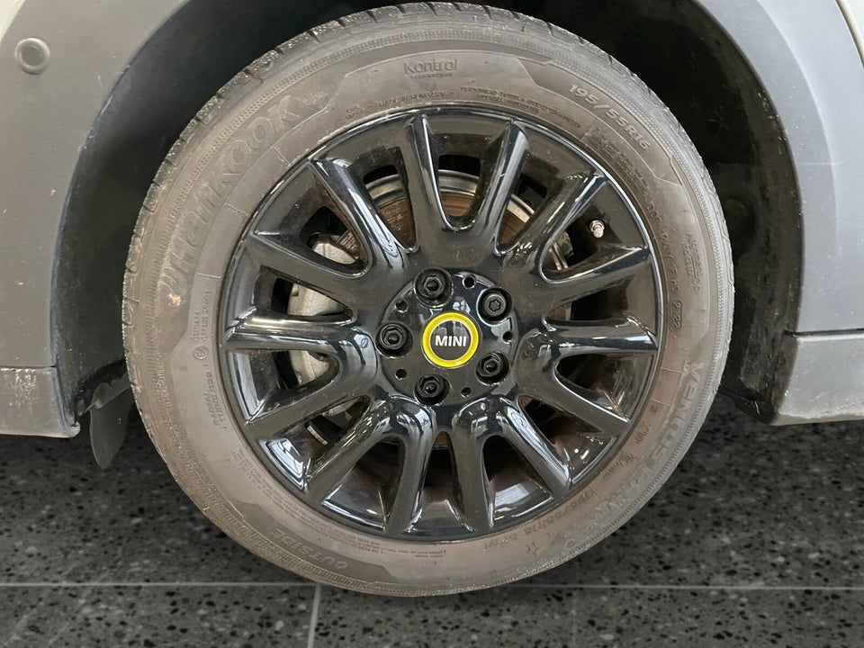 MINI Cooper SE Classic Trim 3d