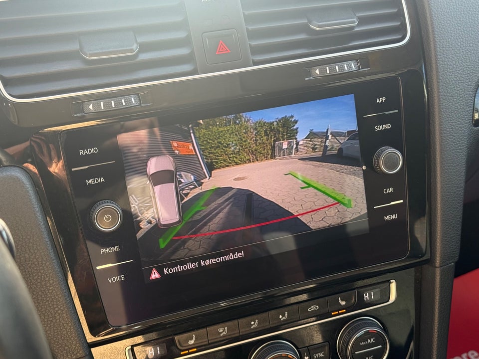 VW Golf VII 1,5 TSi 150 Highline Variant DSG 5d