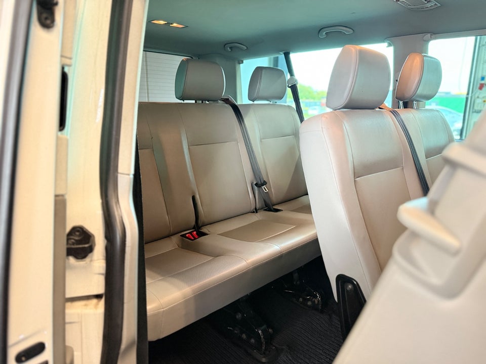 VW Caravelle 2,0 TDi 140 Comfortline DSG lang 4d