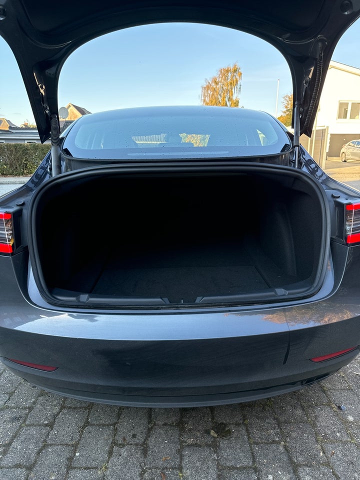 Tesla Model 3 RWD 4d