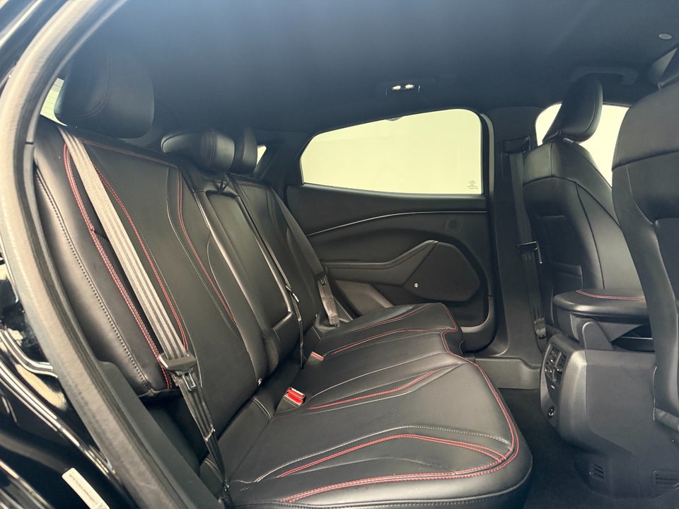 Ford Mustang Mach-E 68 Standard Range AWD 5d