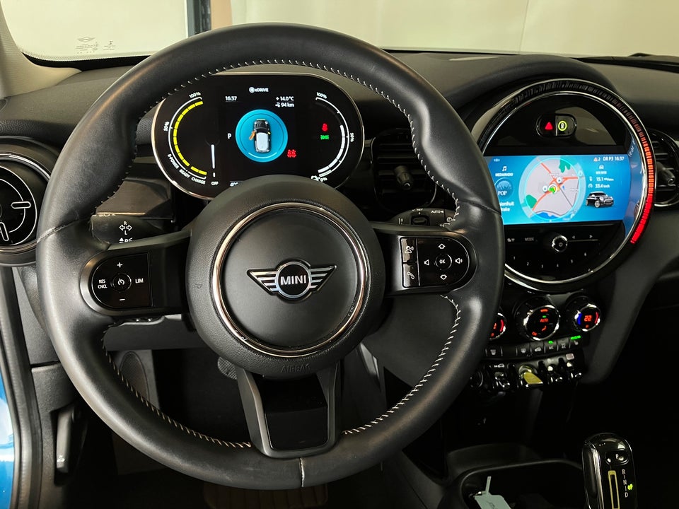 MINI Cooper SE Classic Trim 3d
