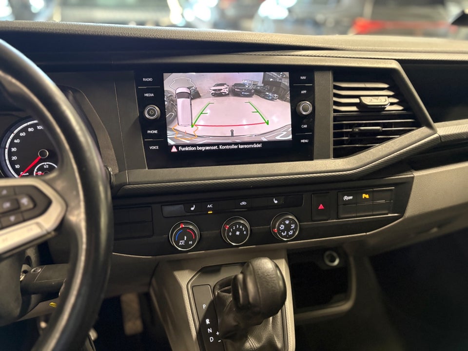 VW Transporter 2,0 TDi 150 Kassevogn DSG kort