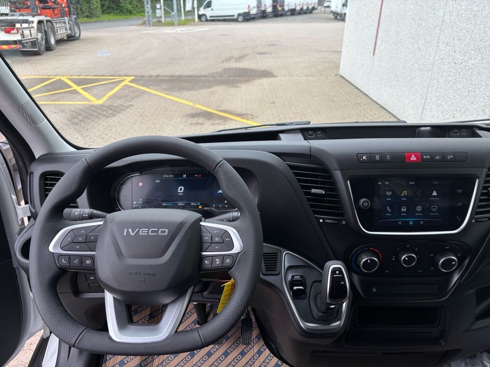 Iveco Daily 3,0 35S18 4100mm Alukasse m/lift AG8