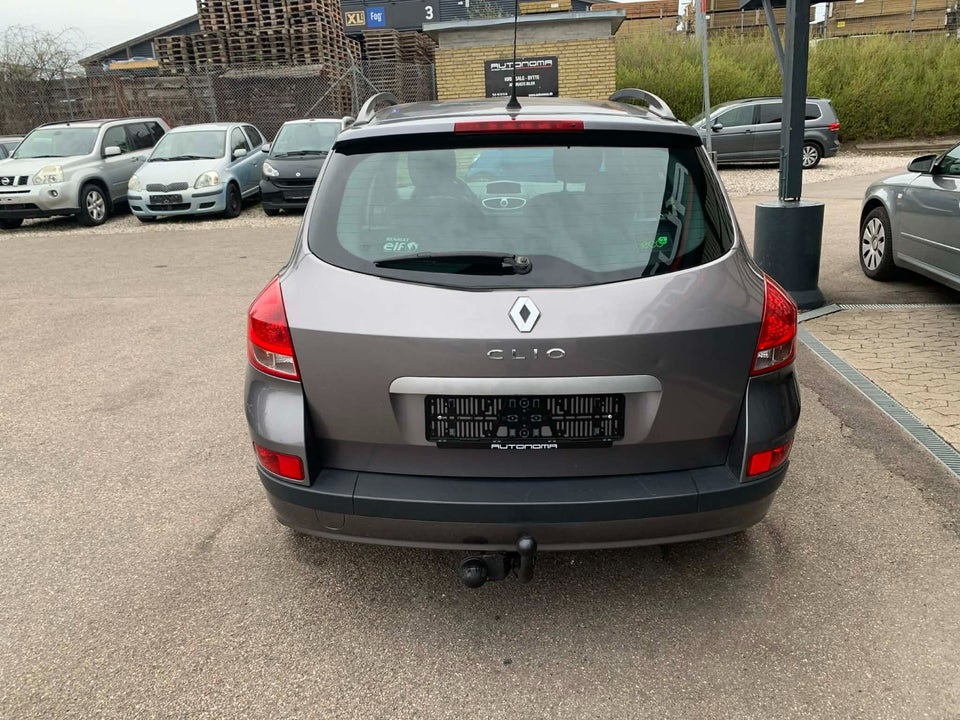 Renault Clio III 1,2 16V Authentique Sport Tourer 5d