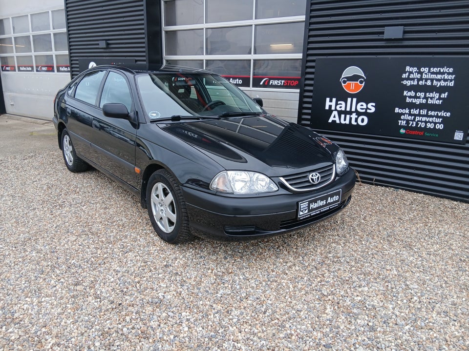 Toyota Avensis 1,8 VVT-i Terra 5d