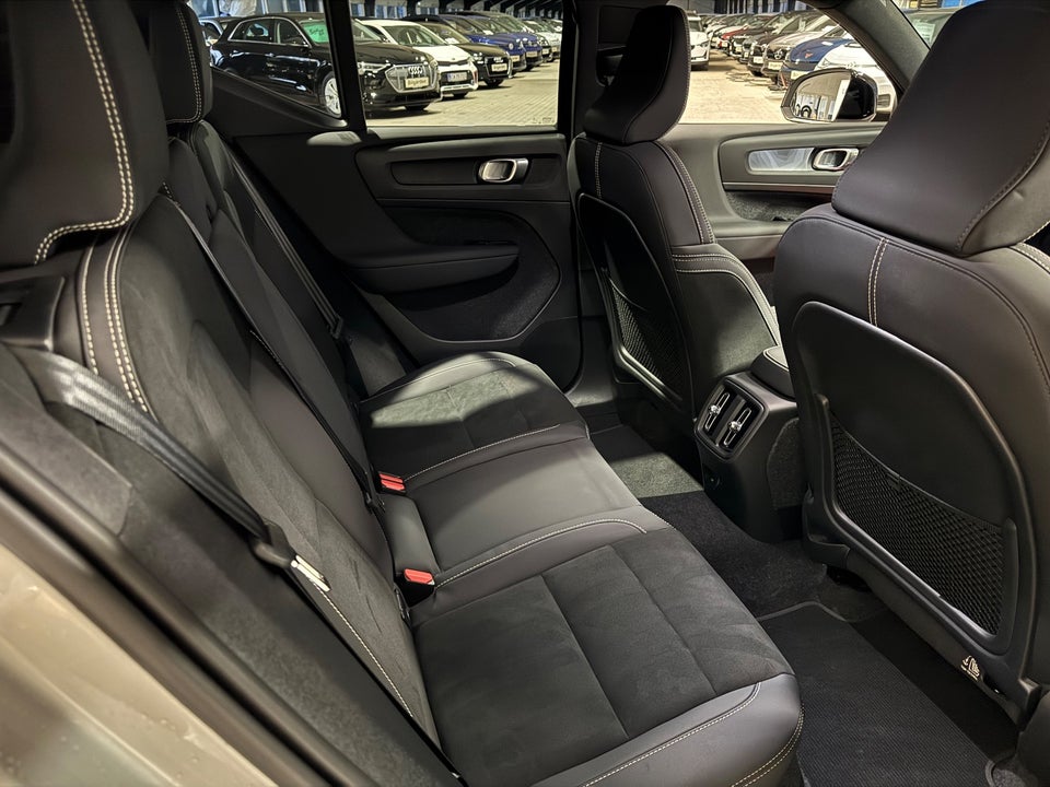 Volvo XC40 ReCharge Extended Range Plus 5d