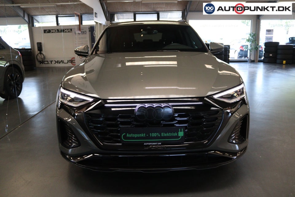 Audi Q8 e-tron 55 S-line quattro 5d