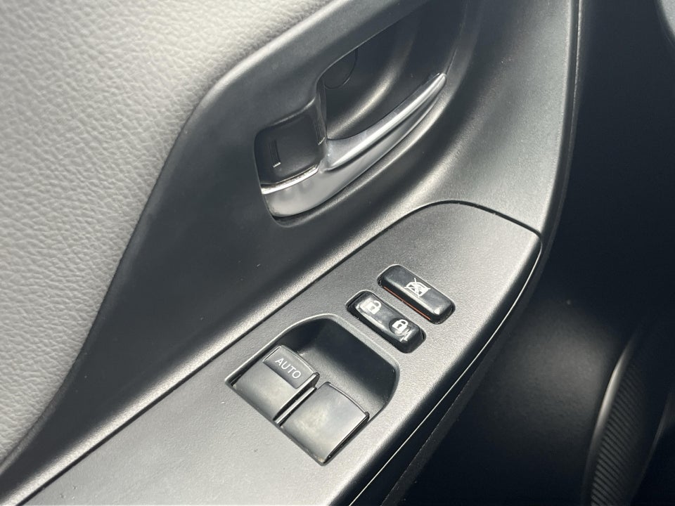 Toyota Yaris 1,0 VVT-i T2 5d