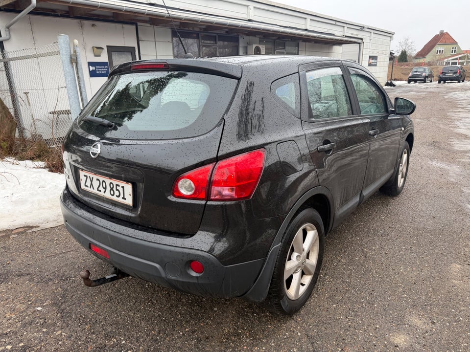 Nissan Qashqai 1,6 Tekna 5d