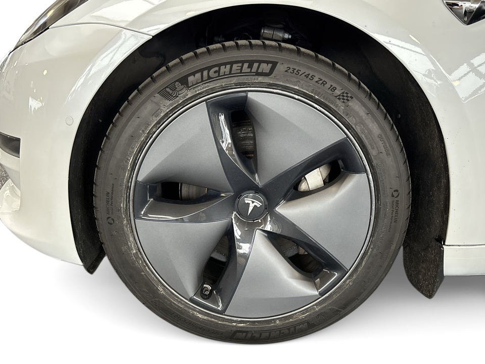 Tesla Model 3 Long Range AWD 4d