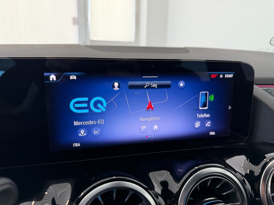 Mercedes EQA300 Progressive 4Matic 5d