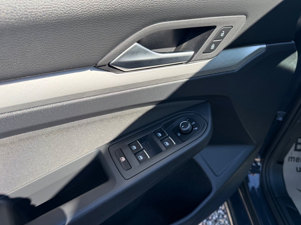 VW Golf VIII 1,5 eTSi 130 Life Variant DSG 5d