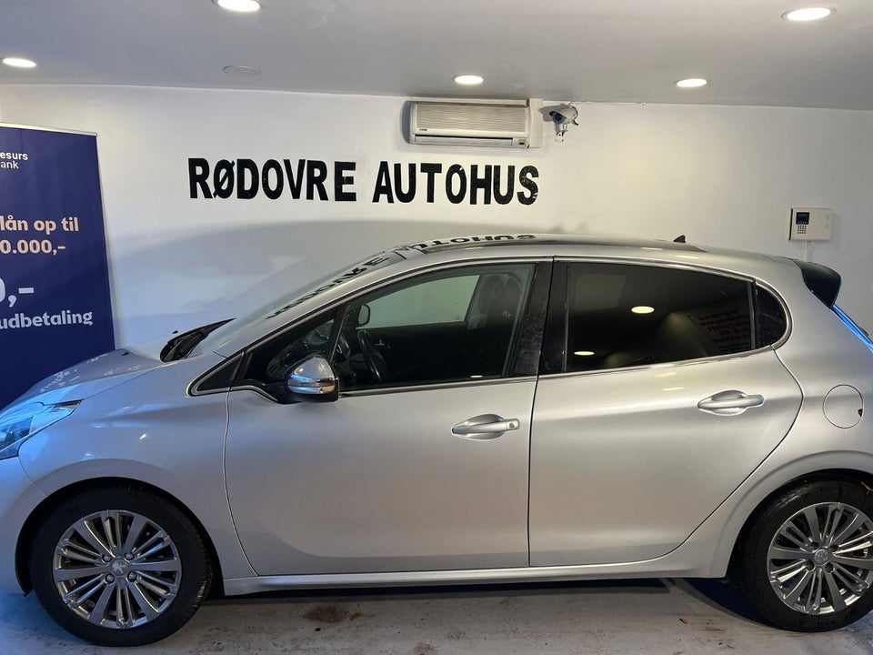 Peugeot 208 1,6 BlueHDi 100 Allure Sky 5d